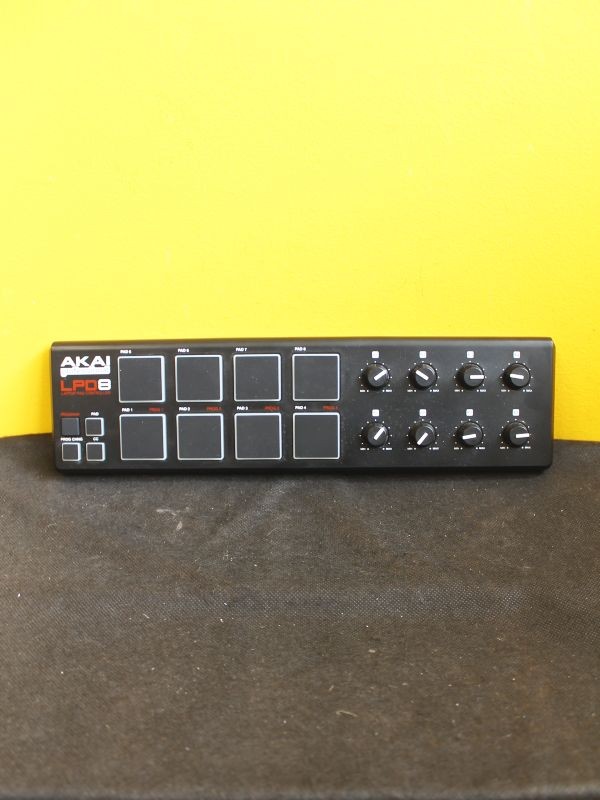 Akai LPD 8 USB MIDI Controller